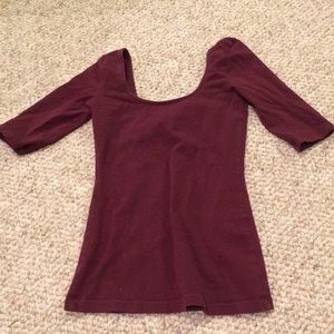 Maroon form fitting quarter sleeve